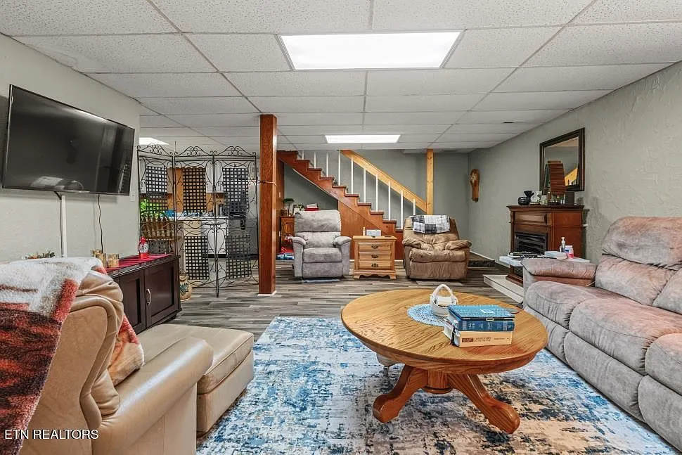 Brick Home on 1.4 Acres in Etowah, Tennessee photo 8