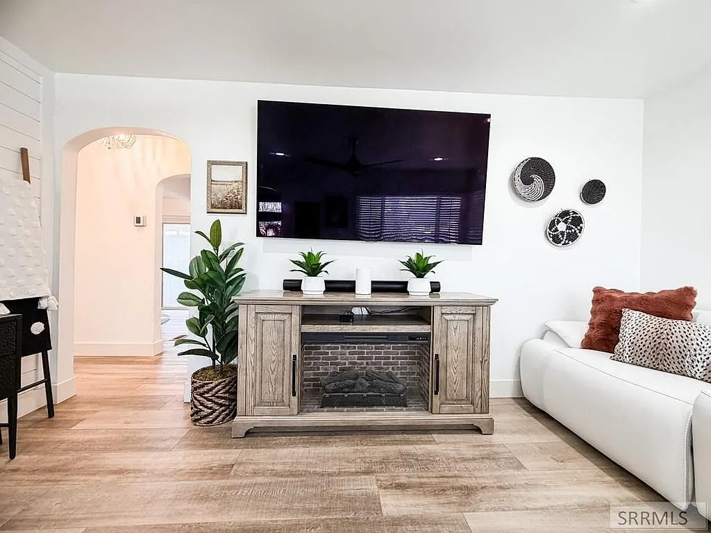 Remodeled Single-Family Home with Extensive Workspace in Idaho Falls photo 9