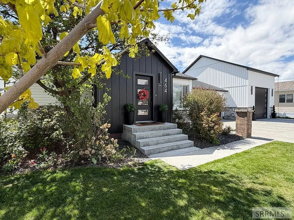 Remodeled Single-Family Home with Extensive Workspace in Idaho Falls photo 2
