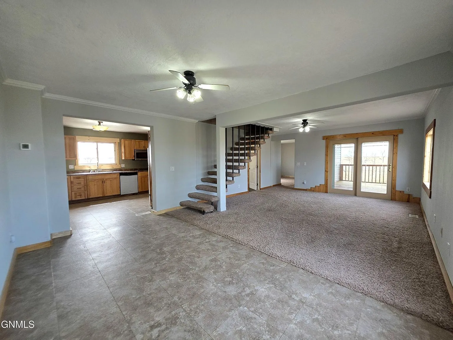 Farmhouse on 1.53 Acres at 21 Sunrise Estates Rd, Watford City, ND photo 6
