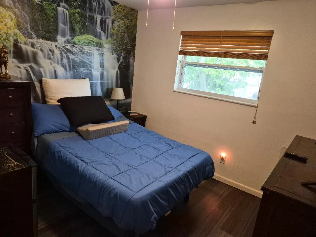 For Sale By Owner: 4-Bedroom House with 5 Bathrooms in Miami, Florida photo 2