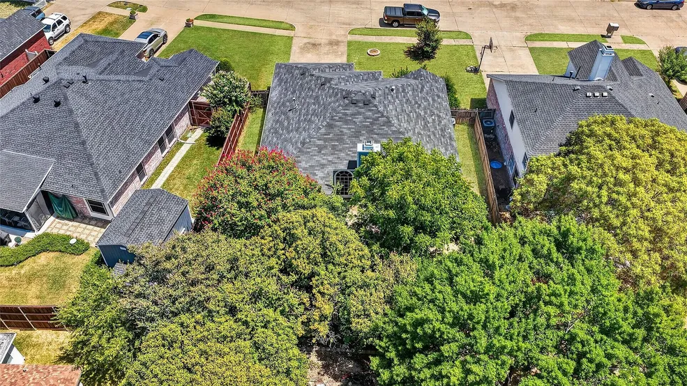 Single-Story Home with Covered Gazebo at 4309 Grason Dr, Grand Prairie, TX photo 5