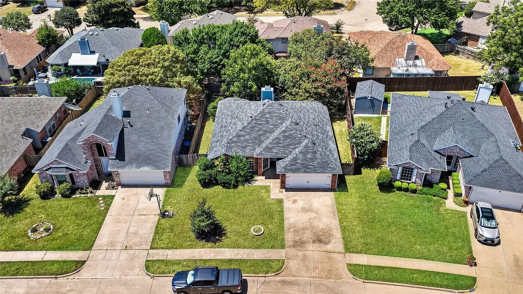 Single-Story Home with Covered Gazebo at 4309 Grason Dr, Grand Prairie, TX photo 4