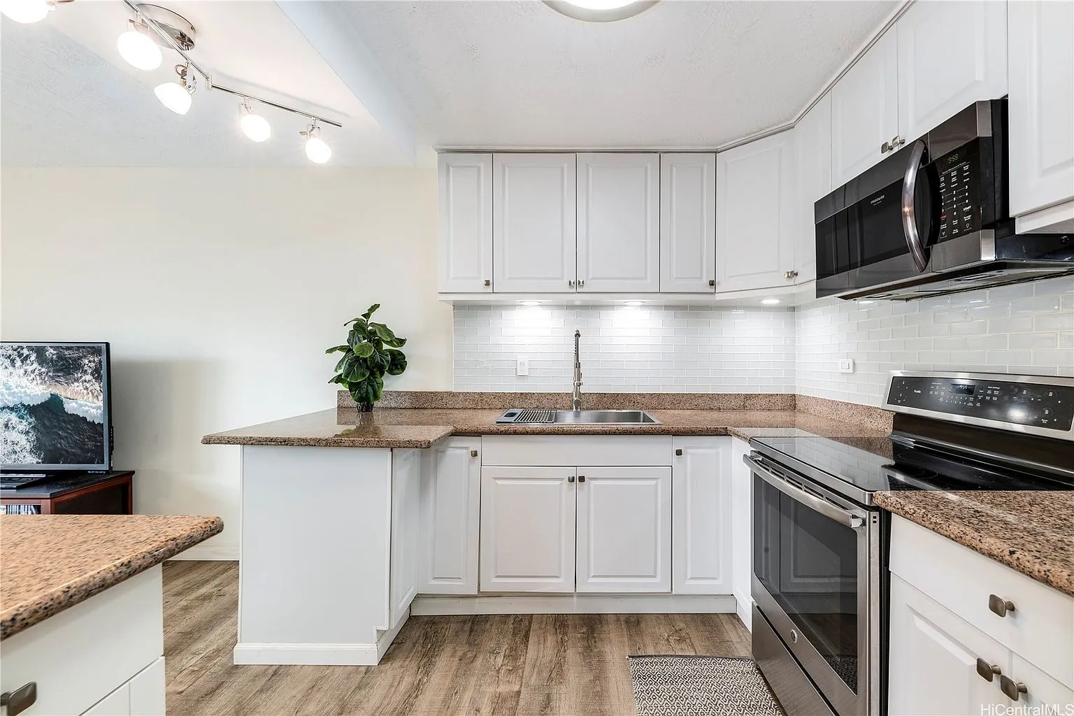 3-Bedroom Condo at Pearl Ridge Terraces in Aiea, Hawaii photo 6