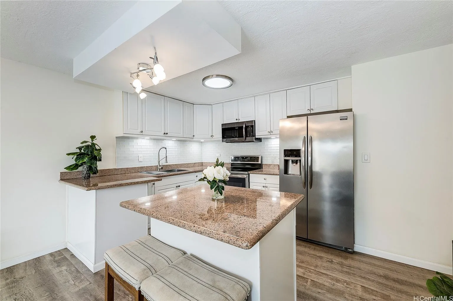 3-Bedroom Condo at Pearl Ridge Terraces in Aiea, Hawaii photo 2
