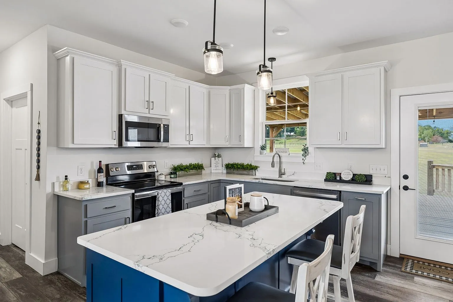 Nearly New Country Home with Open Plan at 997 Bear Carr Rd photo 5