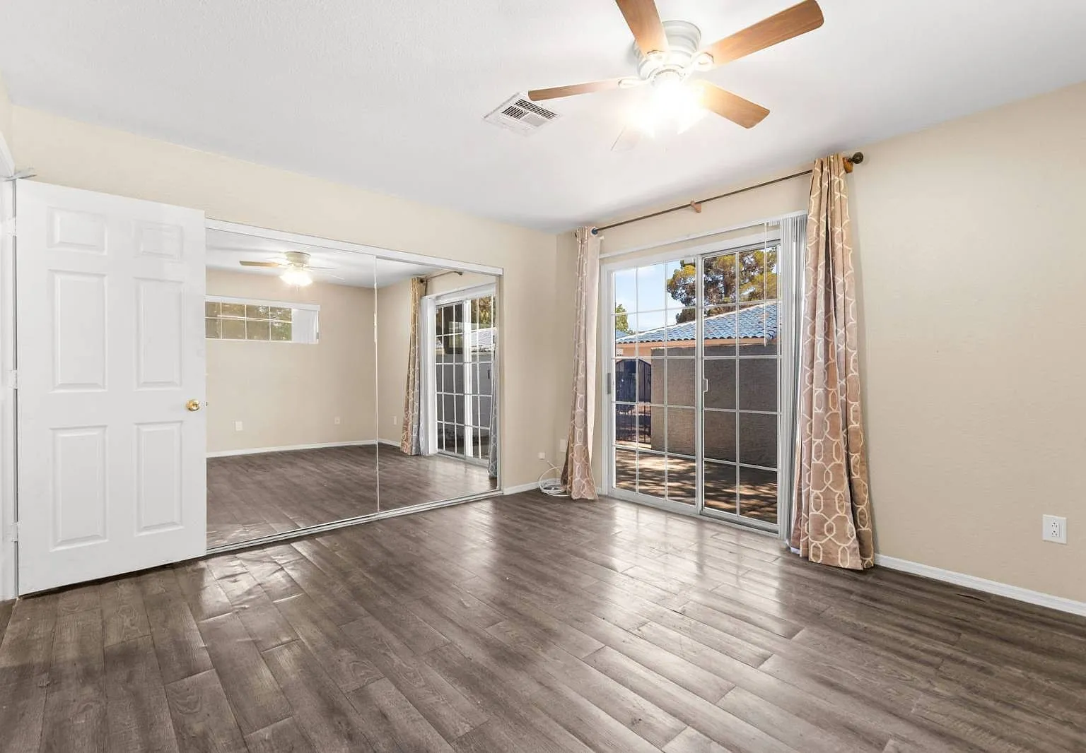 2-Bedroom Townhome for Sale at 2108 Willowbury Dr Unit C, Las Vegas, NV photo 4