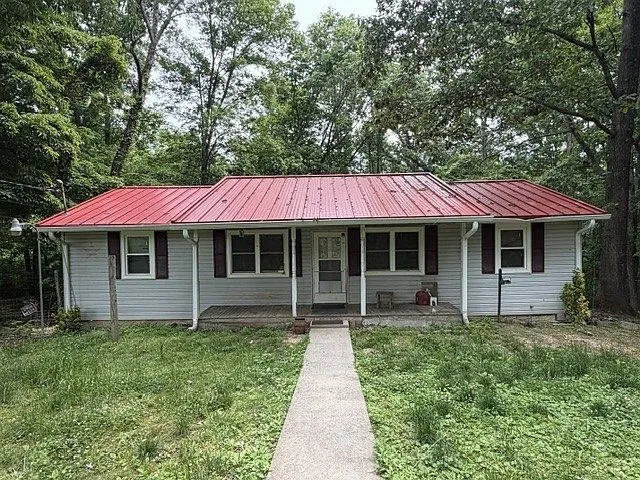 One-Level Single-Family Home on 2 Acres at 110 Tabb Dr, Joelton, TN photo 2