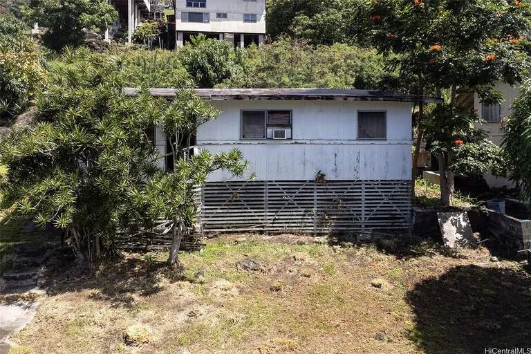 Papakolea Leasehold Property at 756 Iaukea St, Honolulu, HI 96813 property photo