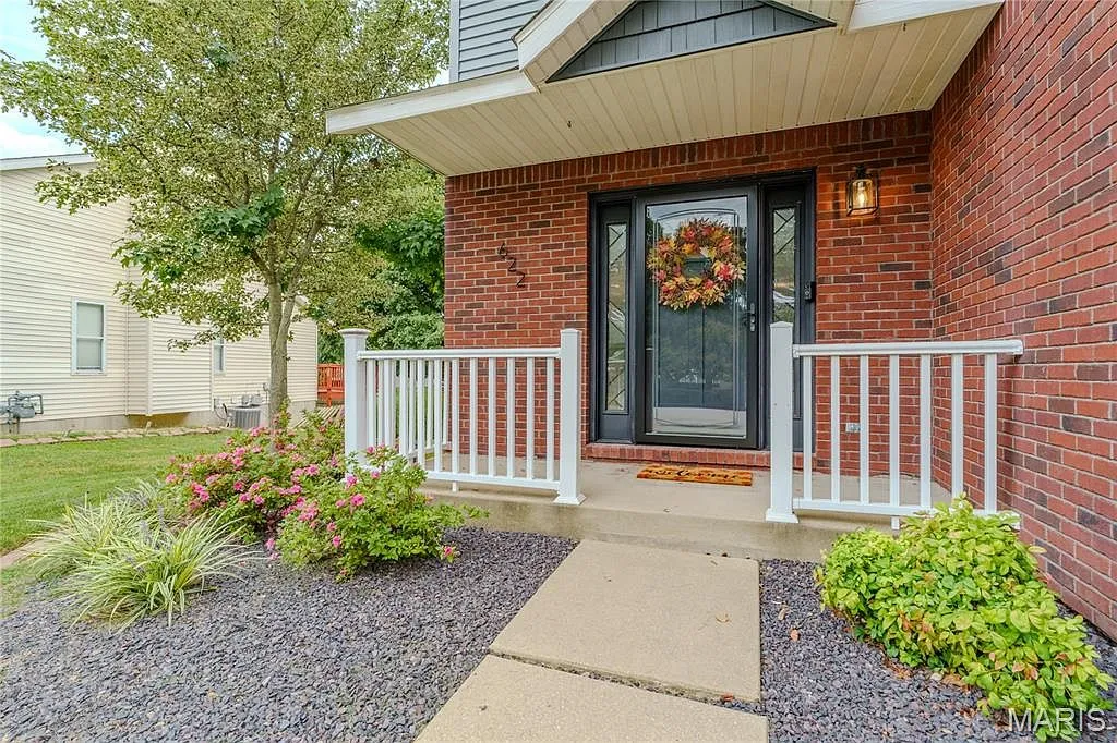 Extensively Updated 3-Bedroom Single-Family Home in O'Fallon, Illinois photo 4