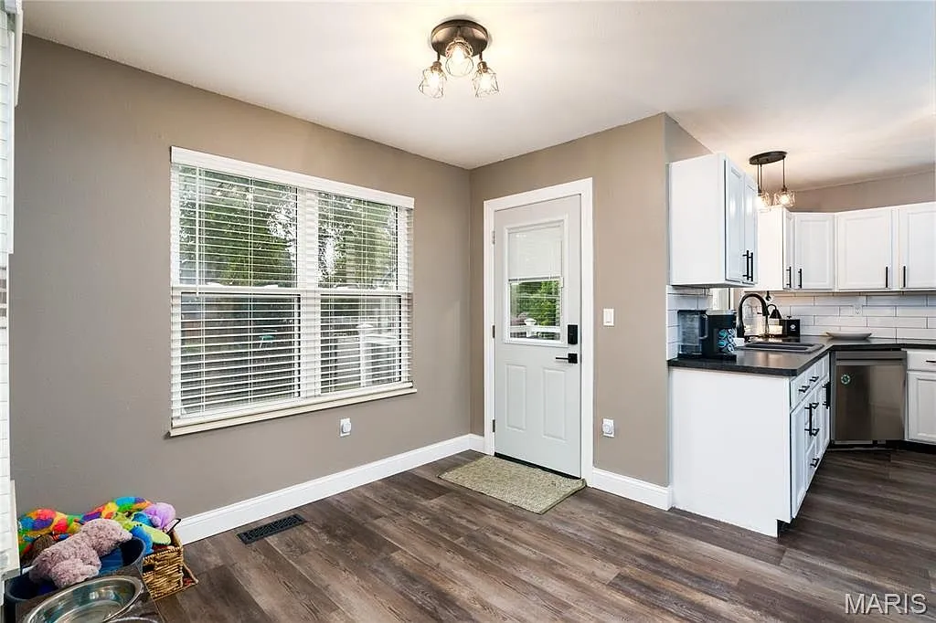 Extensively Updated 3-Bedroom Single-Family Home in O'Fallon, Illinois photo 10