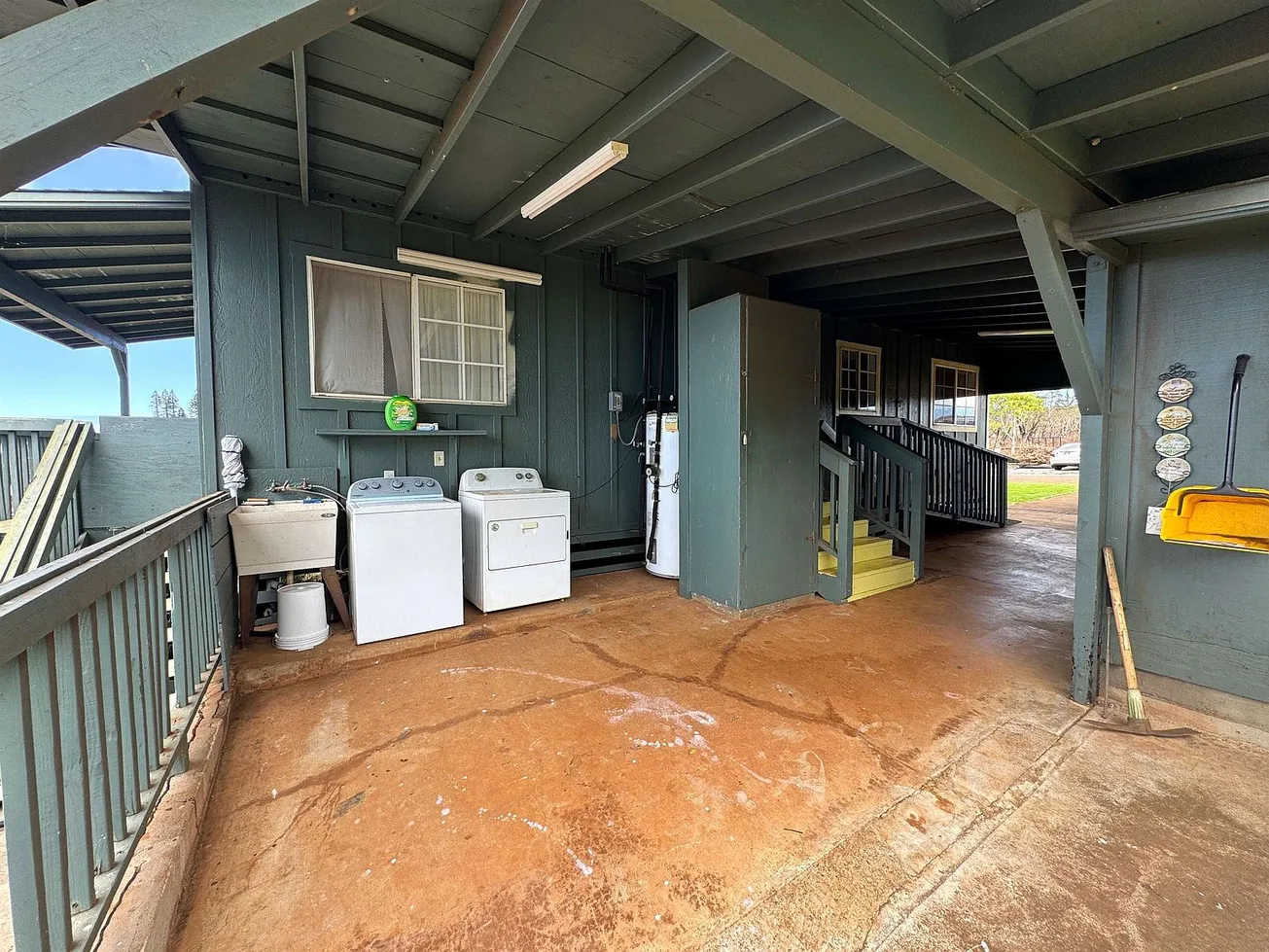 Ocean-View Single-Family Home in Maunaloa, Molokai photo 2