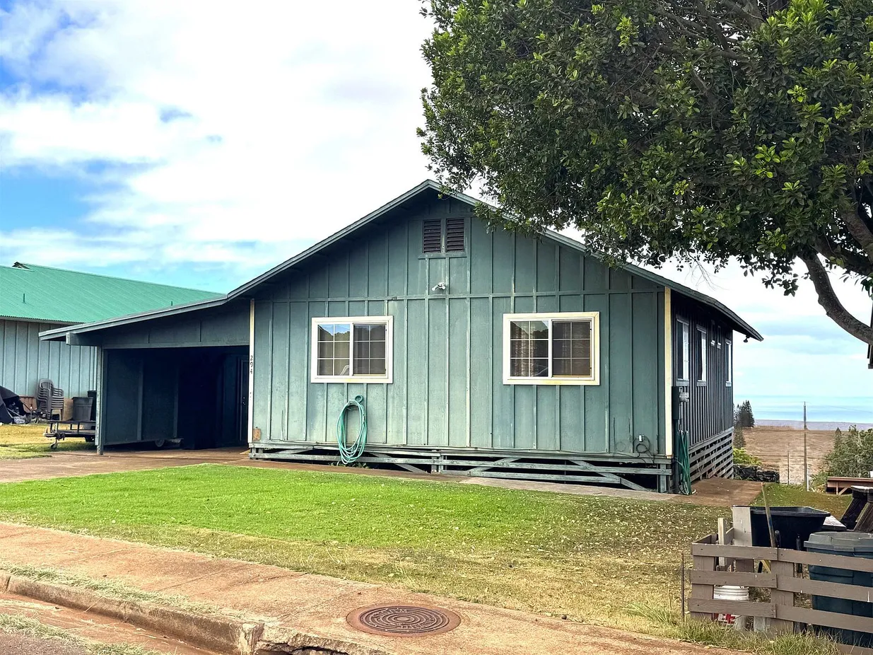 Ocean-View Single-Family Home in Maunaloa, Molokai photo 4