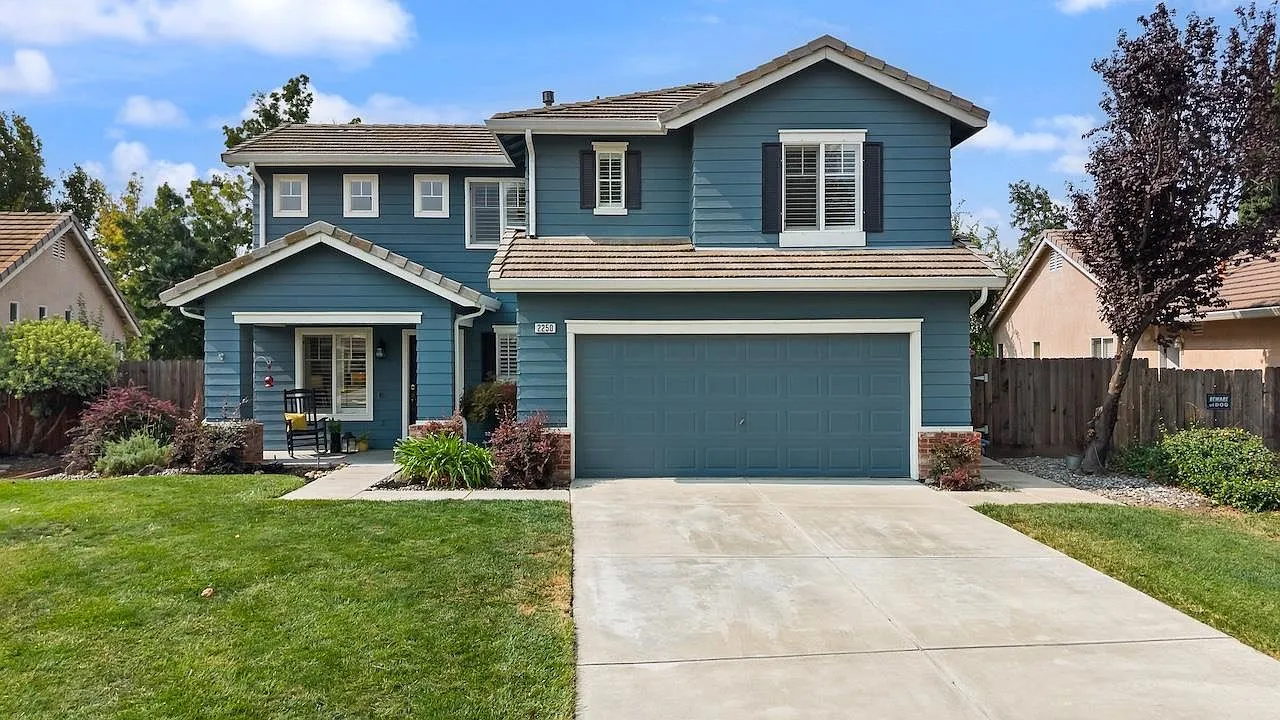 2250 Bridle Creek Cir, Tracy, CA 95377 | Pool Home with Owned Solar photo 4