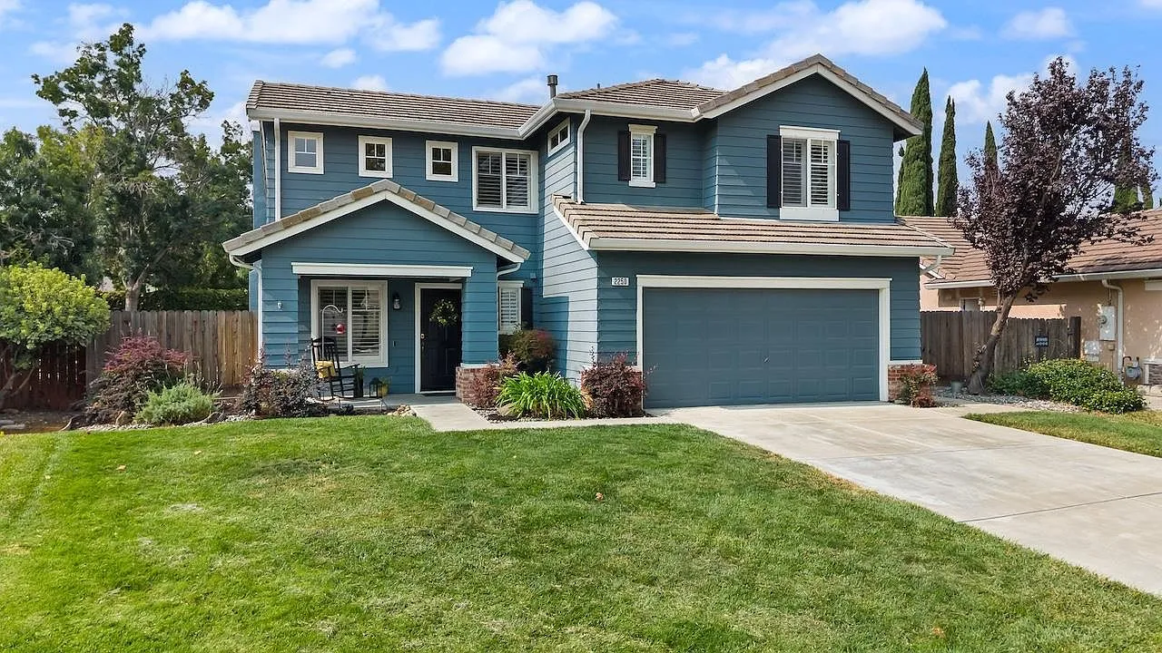 2250 Bridle Creek Cir, Tracy, CA 95377 | Pool Home with Owned Solar photo 2