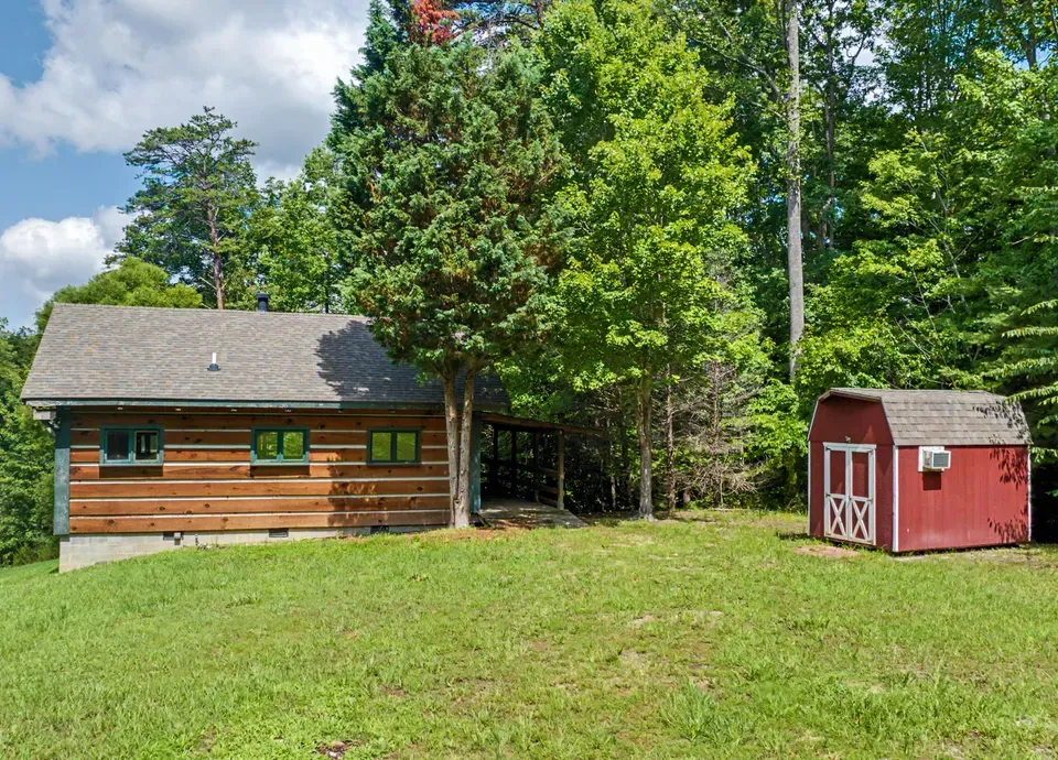 Rustic Cabin on 25 Acres near Lake photo 9