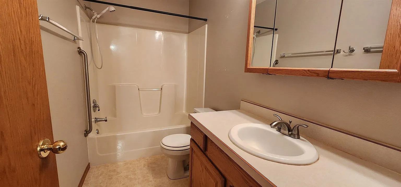 One-Level Townhome for Sale in SW Minot, North Dakota photo 10