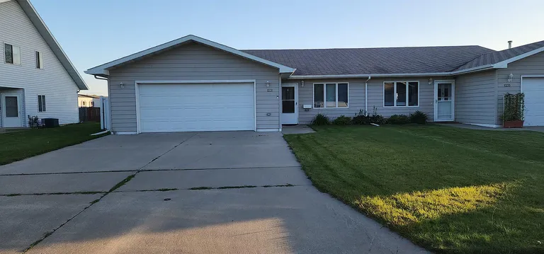 One-Level Townhome for Sale in SW Minot, North Dakota property photo