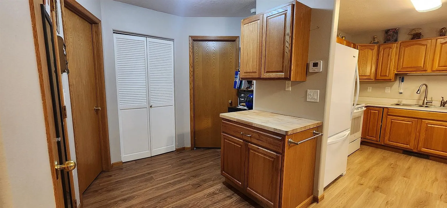 One-Level Townhome for Sale in SW Minot, North Dakota photo 8