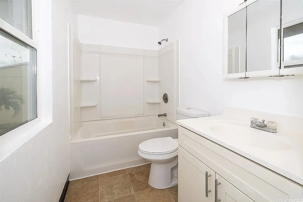 3-Bedroom Townhouse in Waianae, Hawaii Near Schools and Beaches photo 6