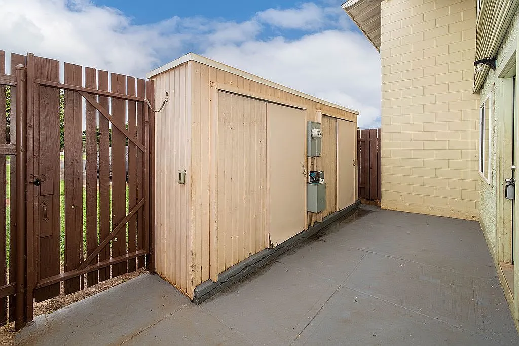 3-Bedroom Townhouse in Waianae, Hawaii Near Schools and Beaches photo 4