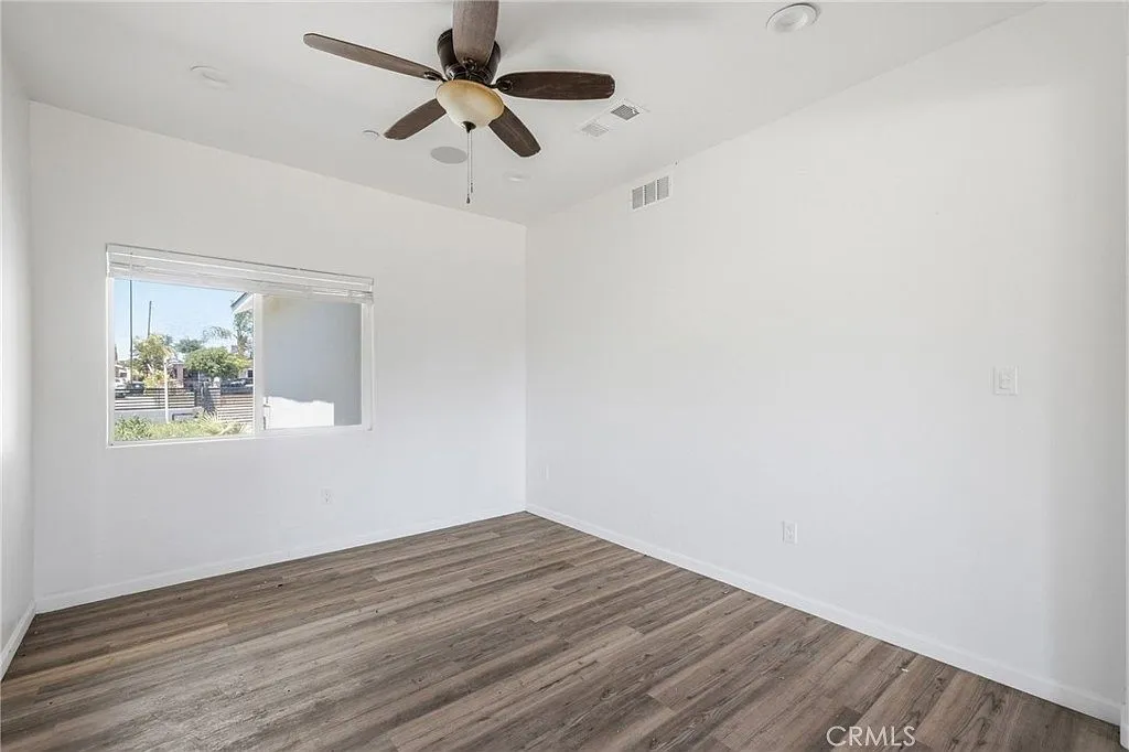 Single-Family Residence at 805 Lawson Rd, Bakersfield, CA 93307 photo 6