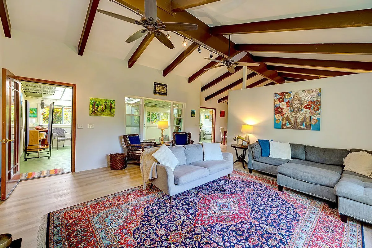Tropical Island Retreat with Two Garages on a Landscaped Acre in Pahoa photo 10