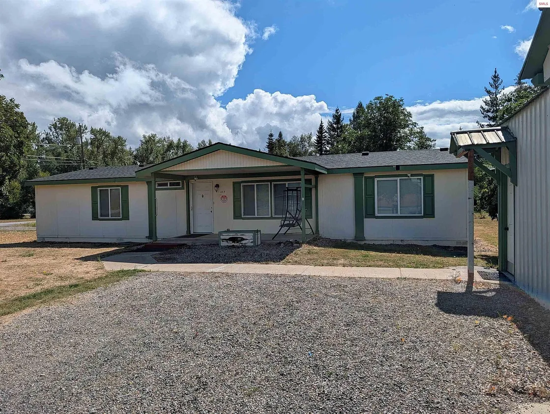 Spacious Manufactured Home with 3-Bay Shop in Ponderay, Idaho photo 5