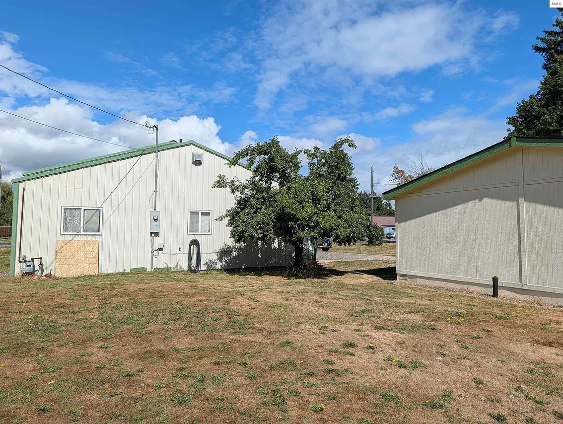 Spacious Manufactured Home with 3-Bay Shop in Ponderay, Idaho photo 7