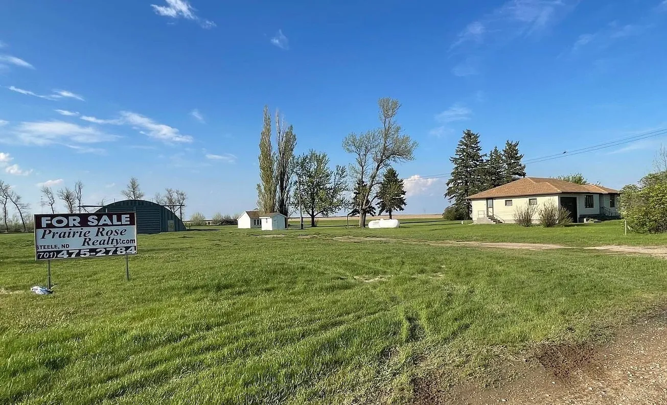 Farmhouse and Home Business Property at 2591 38th St SE, Steele, ND photo 4
