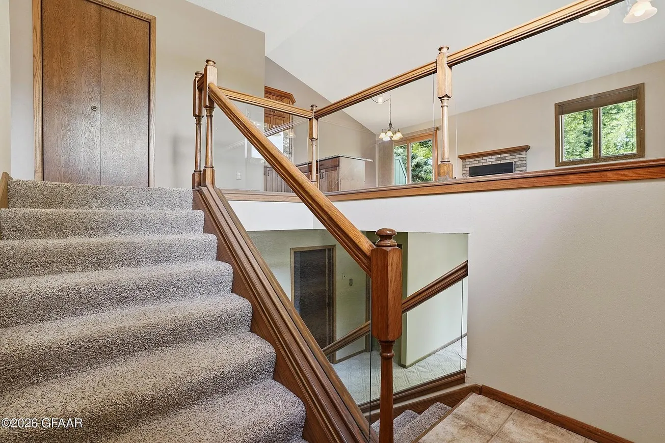 Updated Split-Foyer Townhome in Timberline Townhomes, Grand Forks photo 2
