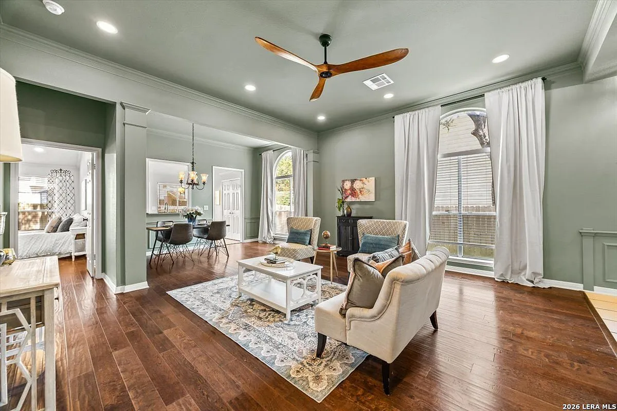 Charming 4-Bedroom Detached Home in Schertz, Texas photo 8