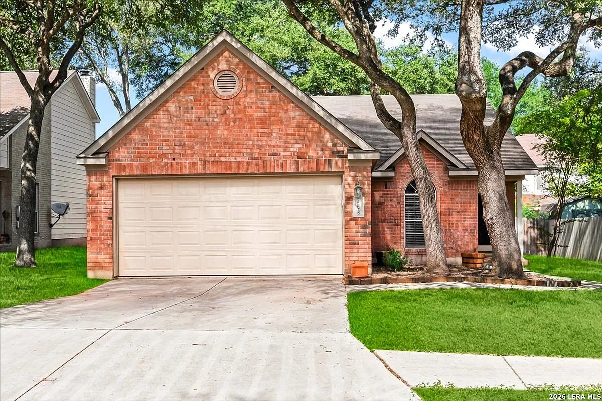 Charming 4-Bedroom Detached Home in Schertz, Texas photo 5