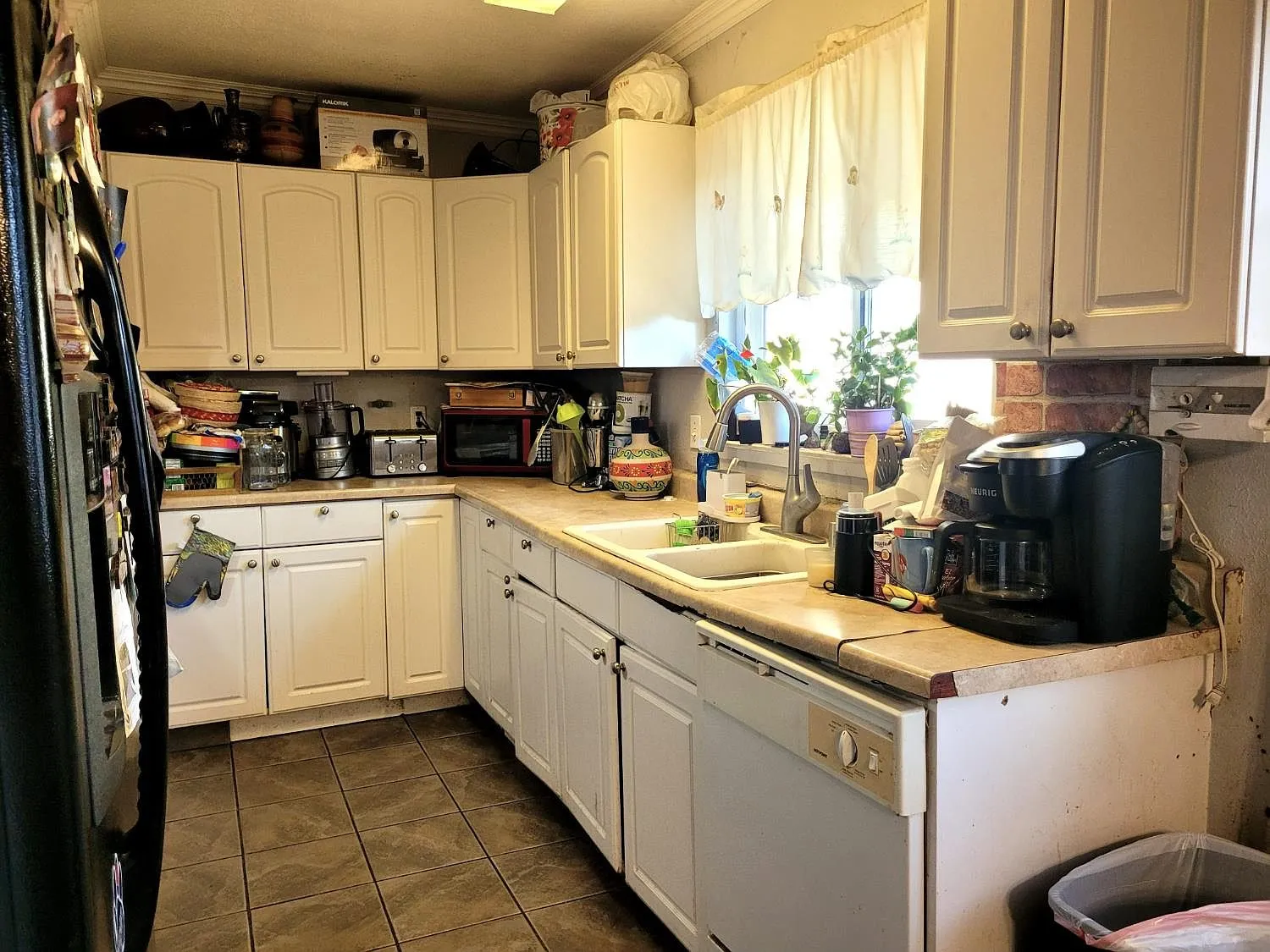 3-Bedroom Fixer Single-Family Home with RV Access in Citrus Heights photo 4