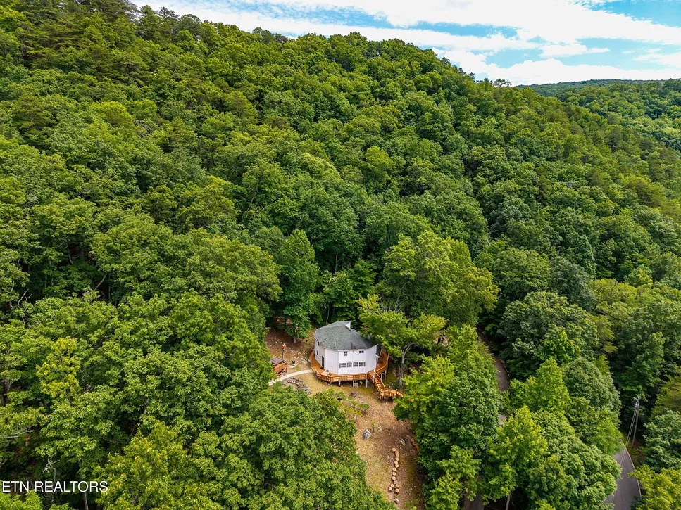 Fully Furnished Mountain Home on 5.43 Acres in Maryville, Tennessee photo 3
