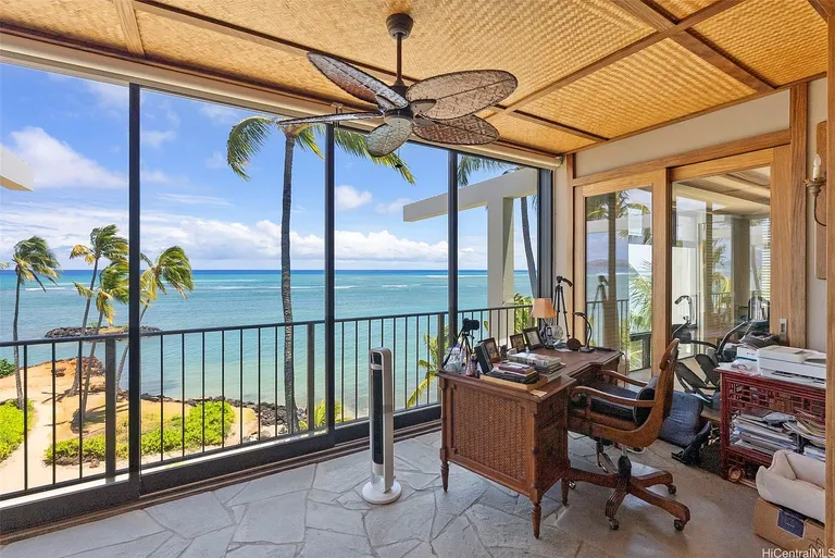Beachfront Kahala Condo with Ocean and Koko Head Views property photo