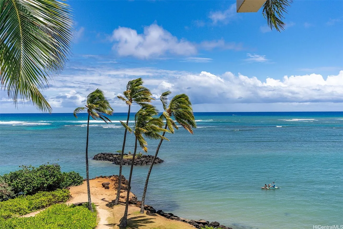 Beachfront Kahala Condo with Ocean and Koko Head Views photo 5