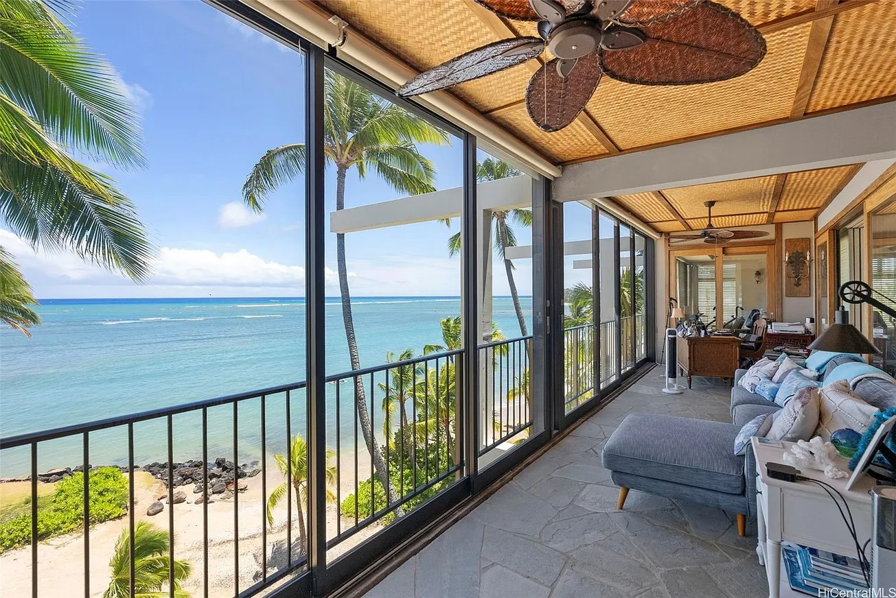 Beachfront Kahala Condo with Ocean and Koko Head Views photo 3
