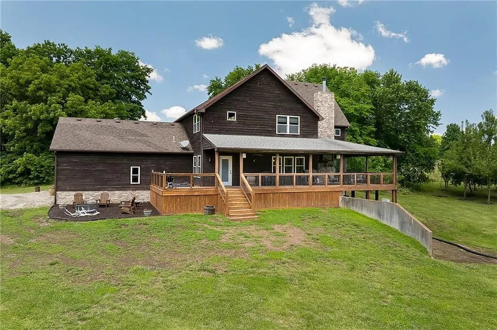 Country Home on 8.78 Acres for Sale at 6280 NW Sale Barn Rd, Cameron, MO photo 5