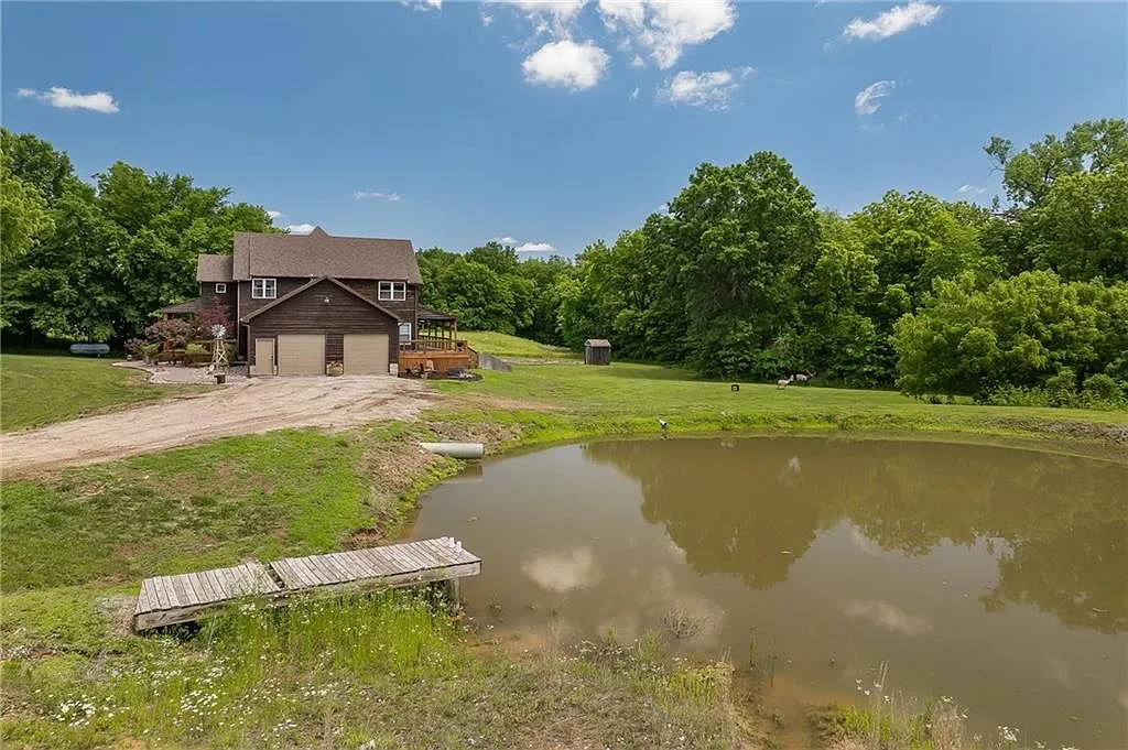 Country Home on 8.78 Acres for Sale at 6280 NW Sale Barn Rd, Cameron, MO photo 9