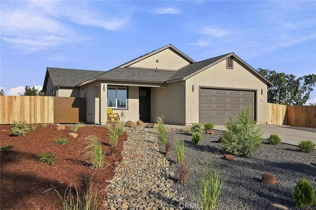 Open-Plan 3-Bedroom Single-Family Home in Paradise, California photo 10