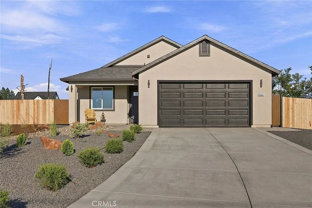 Open-Plan 3-Bedroom Single-Family Home in Paradise, California photo 8