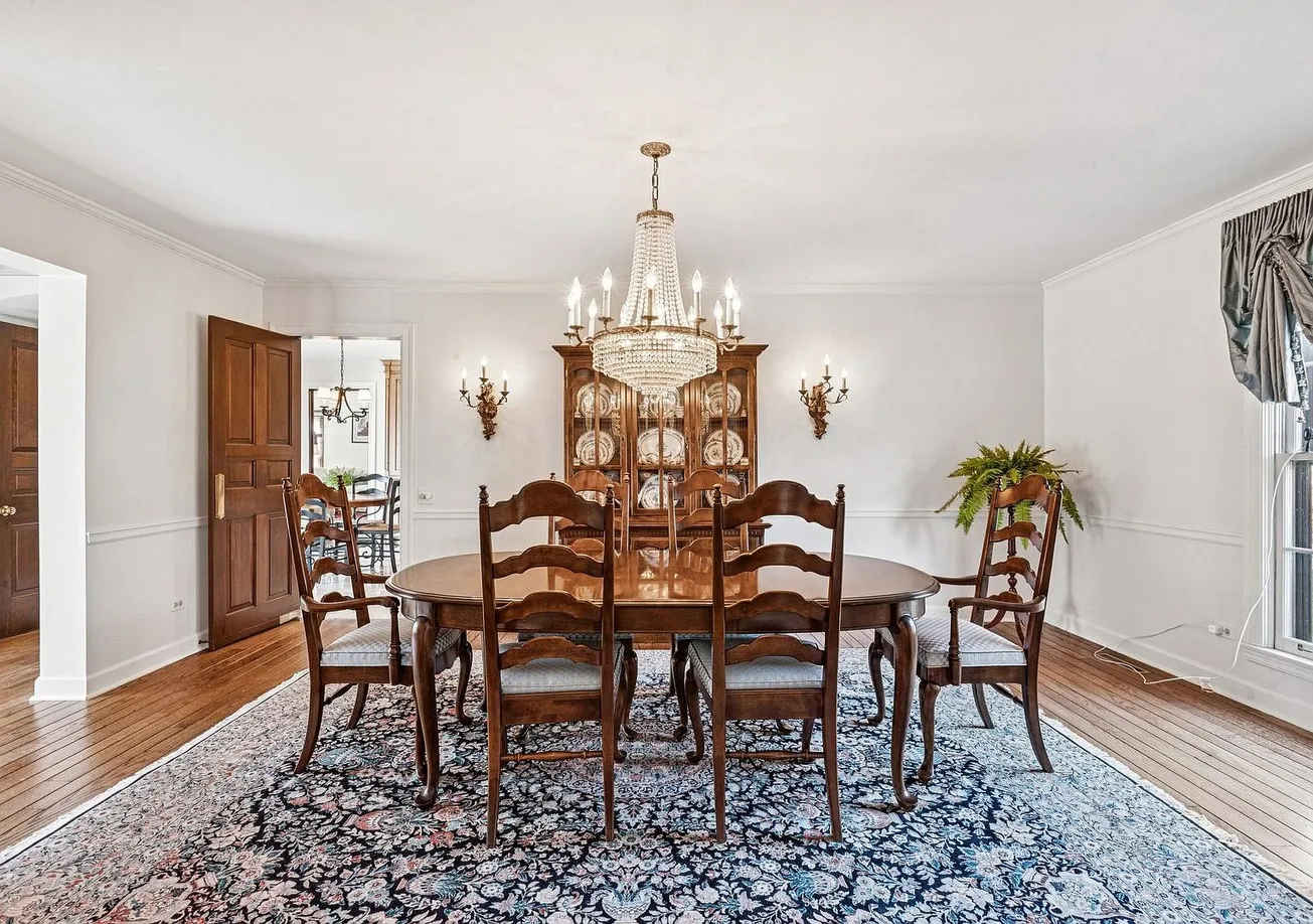 Luxury Custom Estate at 545 Windsor Rd in Inverness, Illinois photo 8