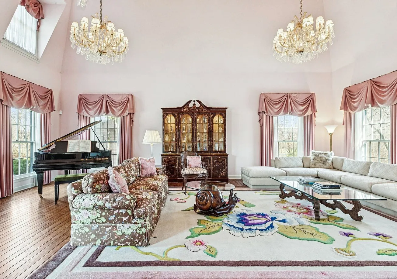 Luxury Custom Estate at 545 Windsor Rd in Inverness, Illinois photo 6