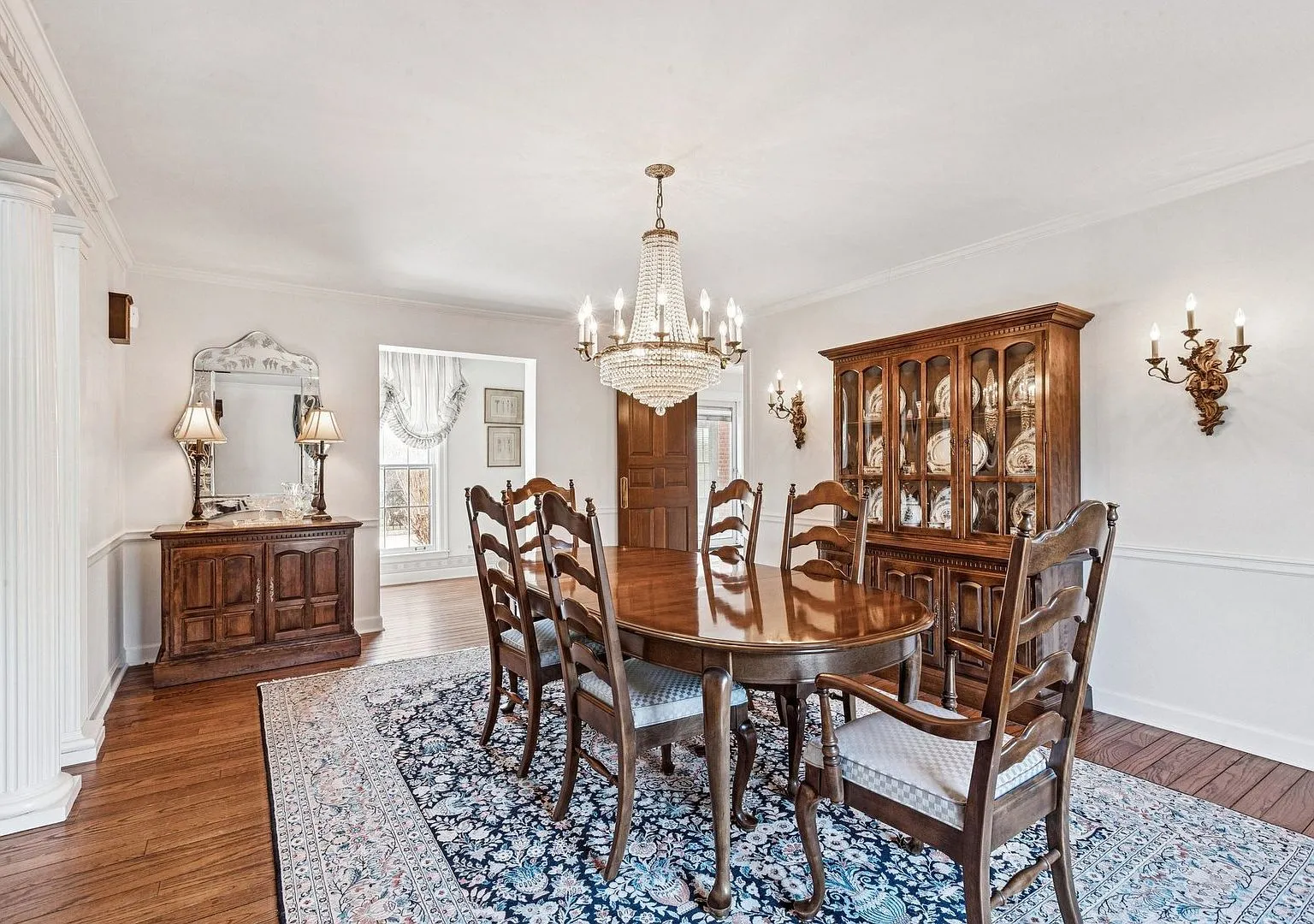 Luxury Custom Estate at 545 Windsor Rd in Inverness, Illinois photo 9