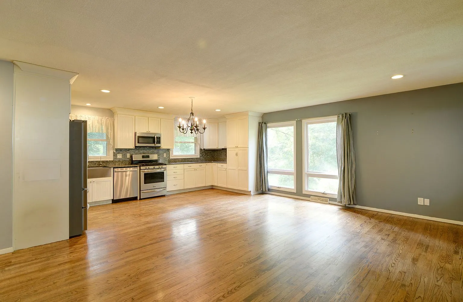 3N353 Pine Hills Rd, St. Charles, IL 60175 | Wooded Hillside Ranch Home for Sale photo 8