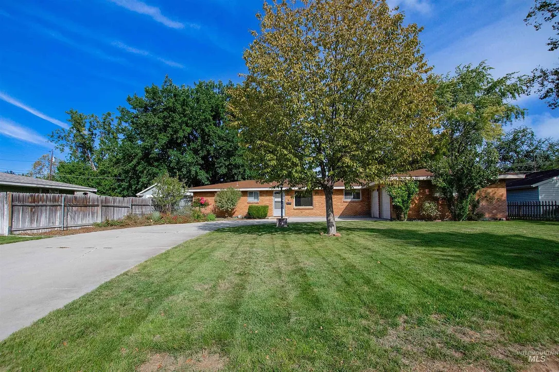 Mid-Century Medallion Home at 2716 N Redway Rd, Boise photo 3