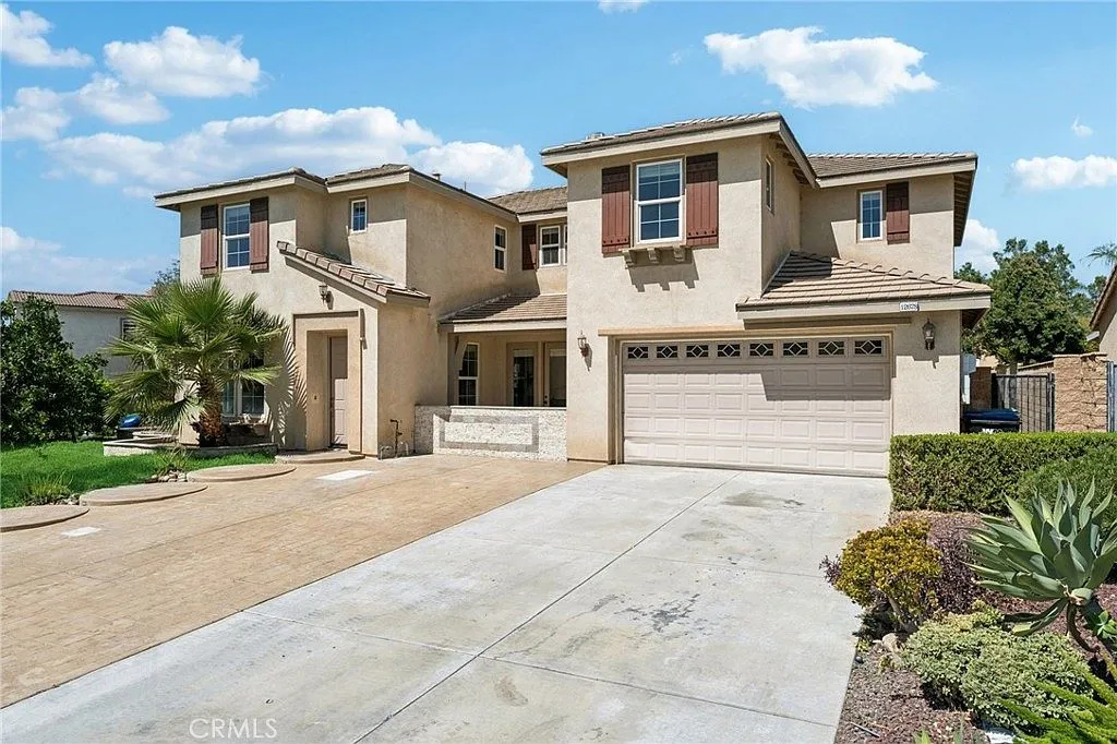 5-Bedroom Single-Family Home with Paid-Off Solar in Corona, California photo 2