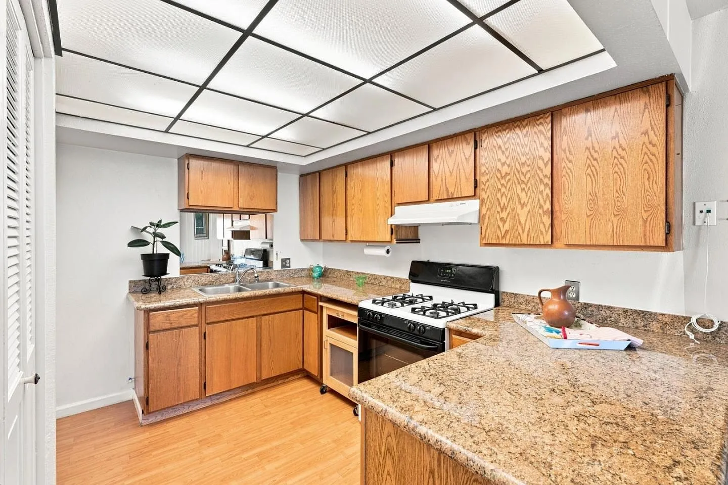 Charming Salinas Condo with Enclosed Sunroom and Two Parking Spaces photo 5