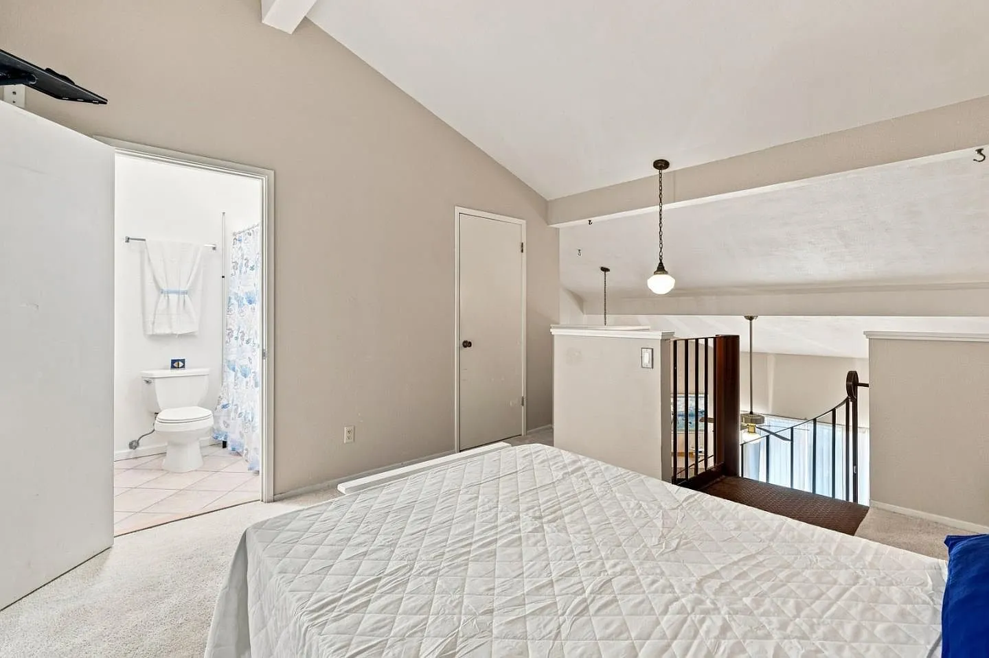Charming Salinas Condo with Enclosed Sunroom and Two Parking Spaces photo 8